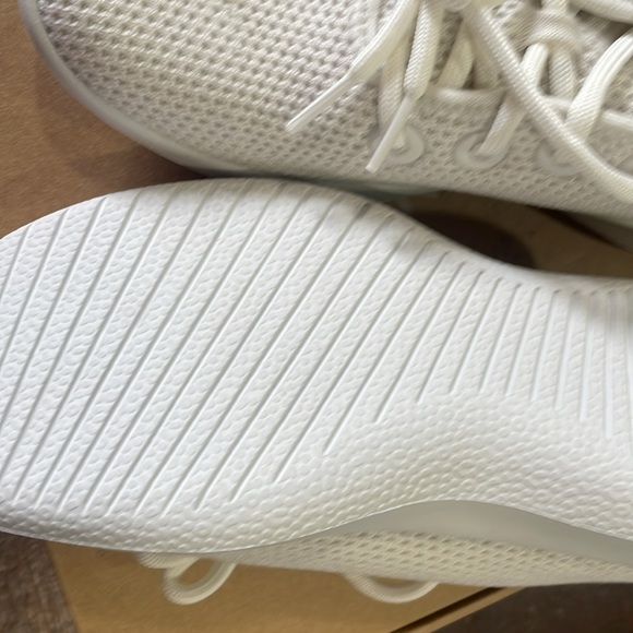 New ALLBIRDS Tree Runner women’s 7 white - Picture 3 of 4